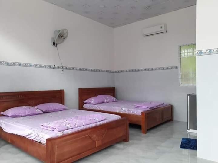 Nhà Nghỉ NgọC PhuọNg Hon Son Hotel Lai Son Quarto foto
